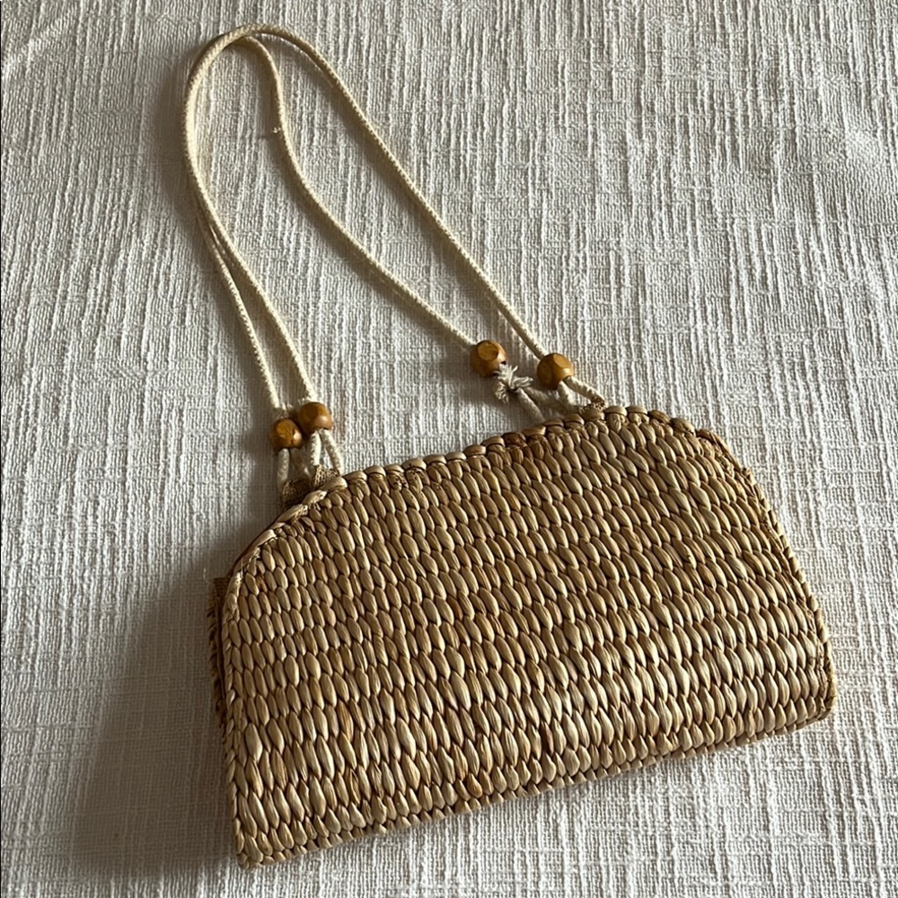 Vintage Woven Shoulder Bag in Tan